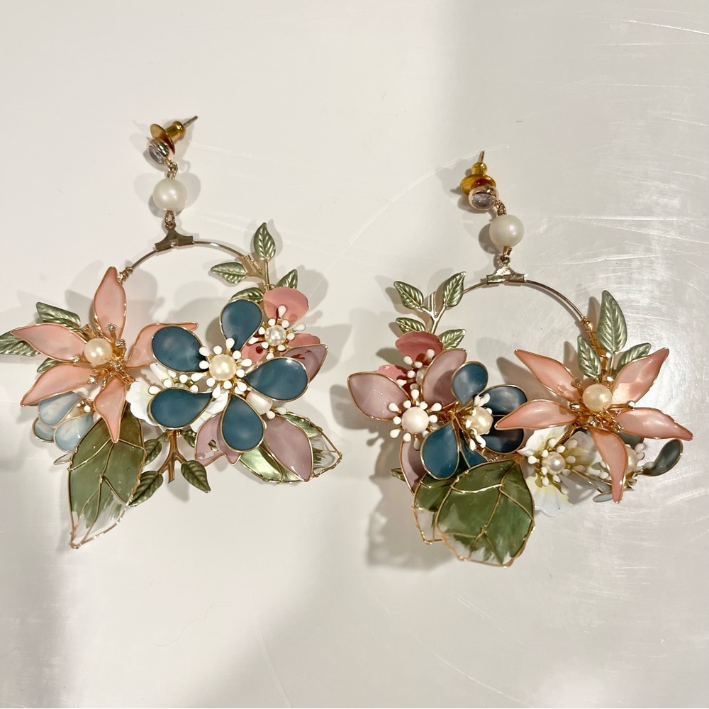 Ajoonie Custom Gold & Resin Floral Glass Rhinestone Beaded Hoop Earrings - Picture 3 of 7